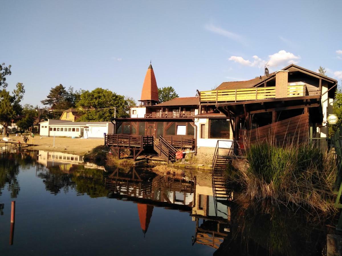 Veresegyház Tavi Panzio Es Etterem Bed & Breakfast エクステリア 写真