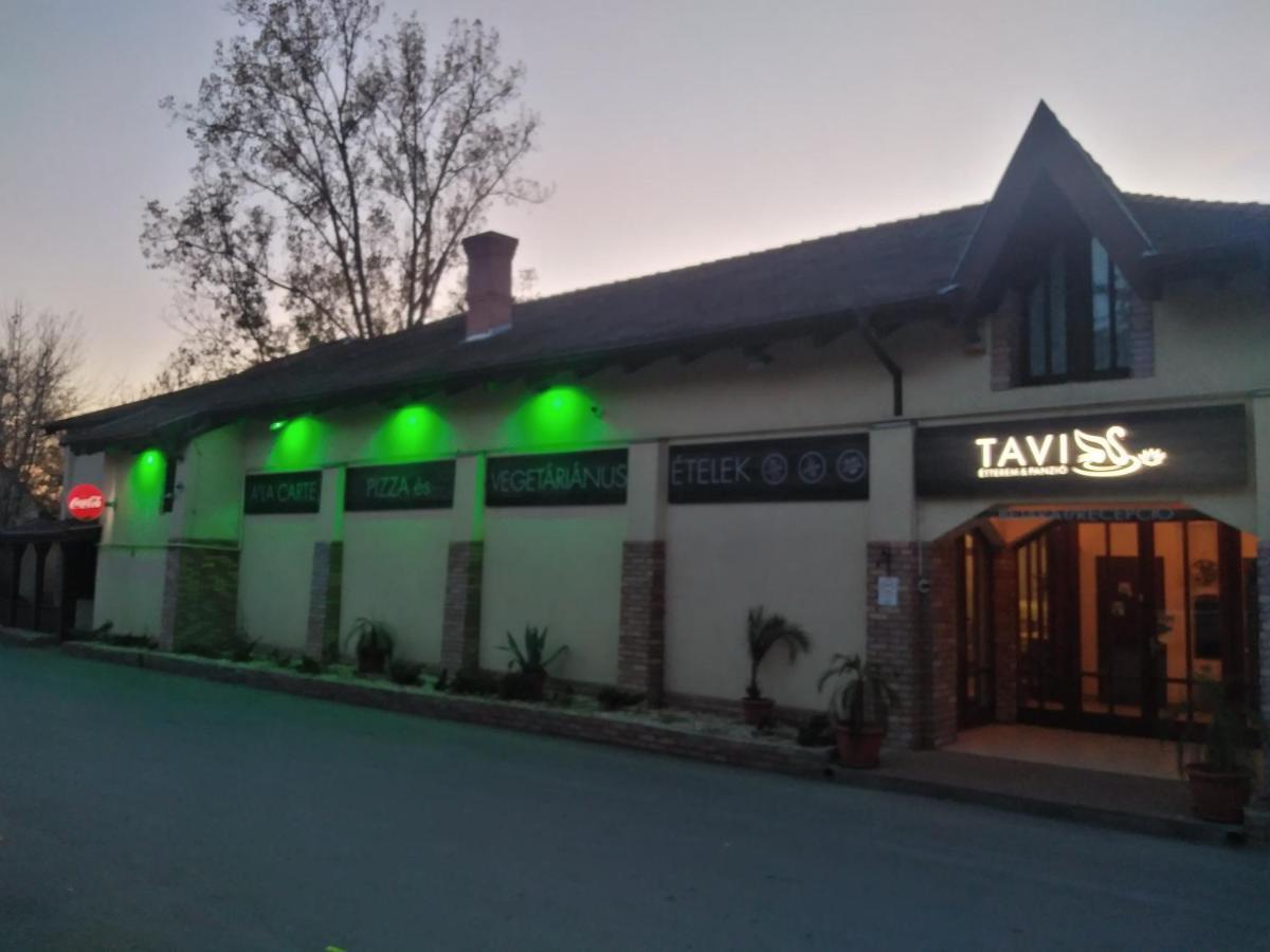 Veresegyház Tavi Panzio Es Etterem Bed & Breakfast エクステリア 写真